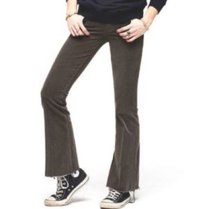 MOTHER The Weekender Fray Charcoal Gray Corduroy Jeans Raw Hem Size 26